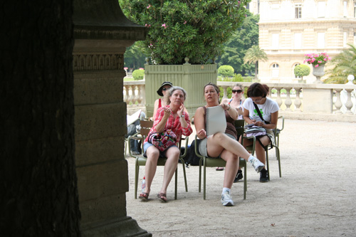 drawing in Luxembourg Gardens